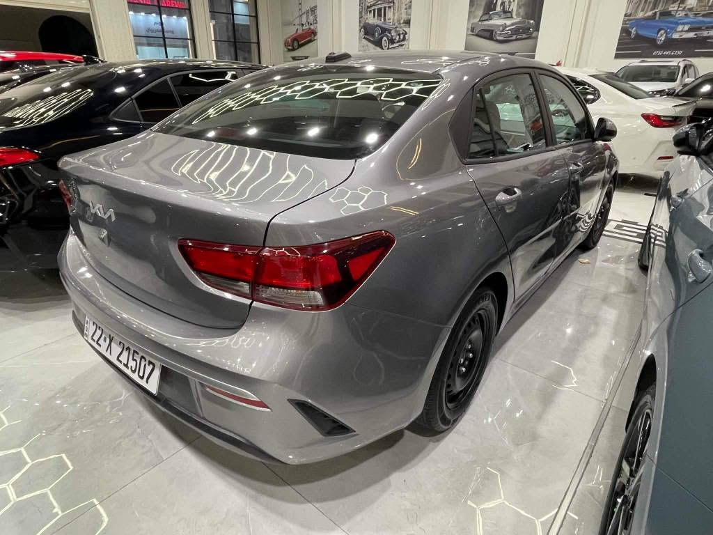 سلام عليكم 
كيا ريو موديل 2023
مواصفات S
كير cvt محول إلى at
محرك ١٦ دوش
بيها بنيد و جاملغ و باب سكن صبغ
للتواصل على الرقم التالي
*********** أربيل, العراق

