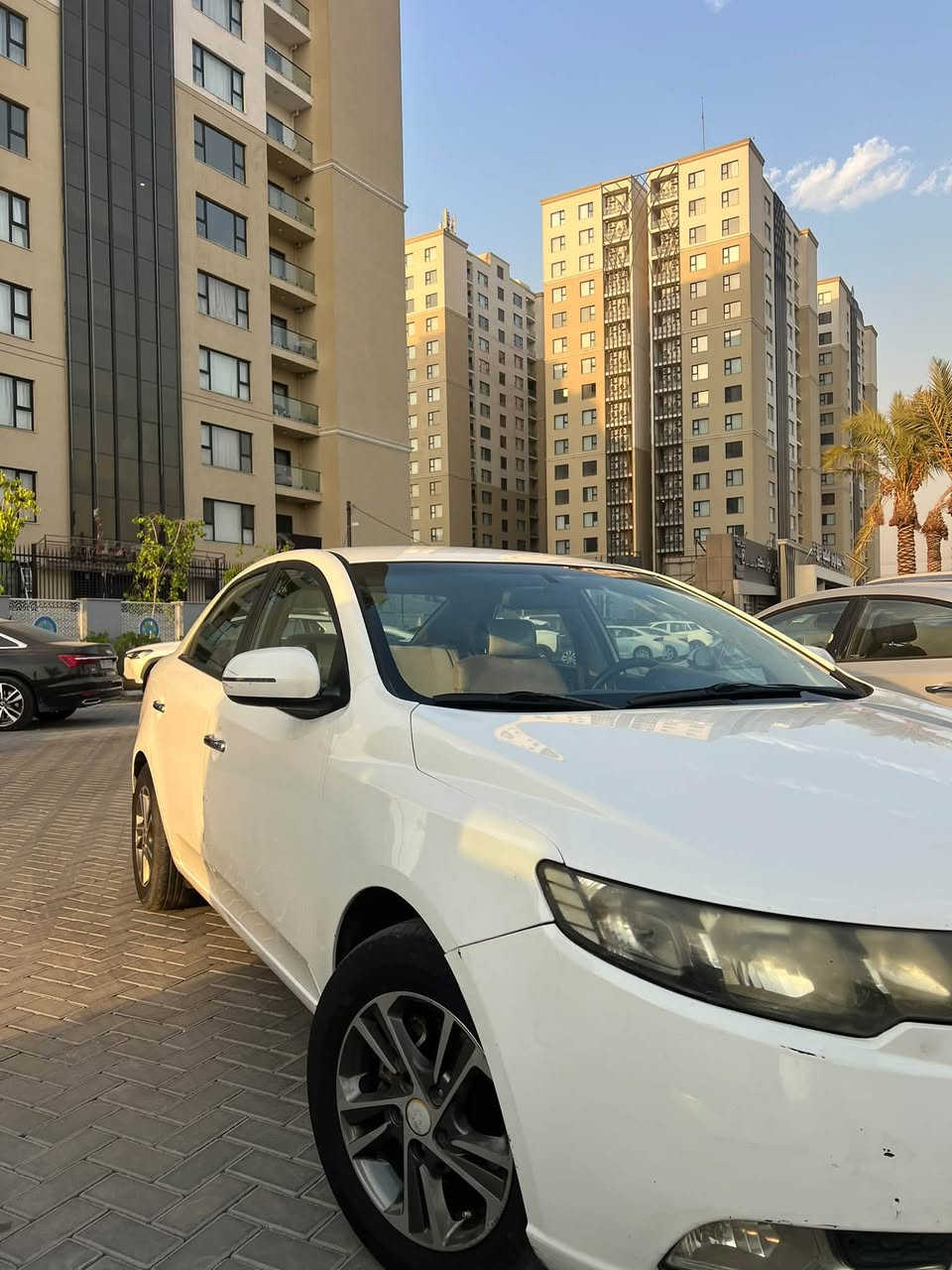 🚘 للبيع كيا سيراتو موديل 2013
🔹 خليجي
🔹  بدون حادث بدون صبغ بدون تبديل حتى الدعاميات بدون صبغ يعني كفاله 
🔹 فقط بوارد
🔹 مكينة 2000cc — المرغوبة
🔹 كير AT
🔹 فل مواصفات عدا الفتحة
🔹 تحكمات ستيرن
🔹 شفتات كير
🔹 مرايات شفط
🔹 كروز سرعة
🔹 تثبيت سرعة

📍 الموقع: بغداد – حي الجهاد
📞 للاتصال: ***********

🔥 سيارة مرتبة وبمواصفات مرغوبة، والفحص خير دليل.
السعر 95
