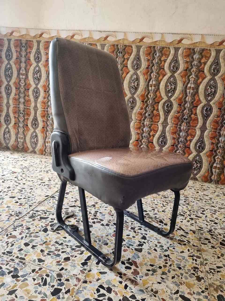 كشن البيع سعره ١٢٠ الف
***********
