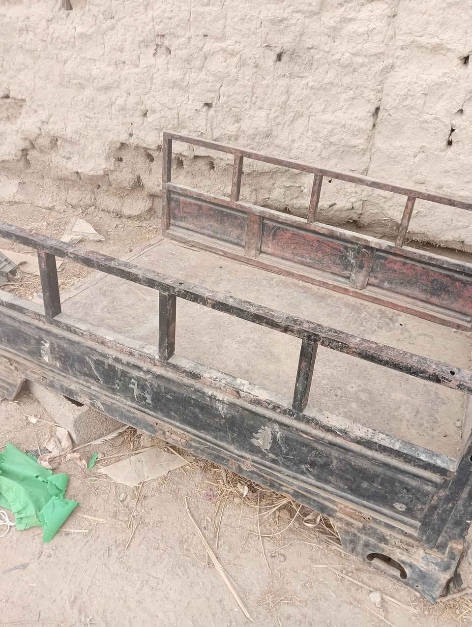 سلا م عليكم كو البيع السعر 200بي مجال ***********
