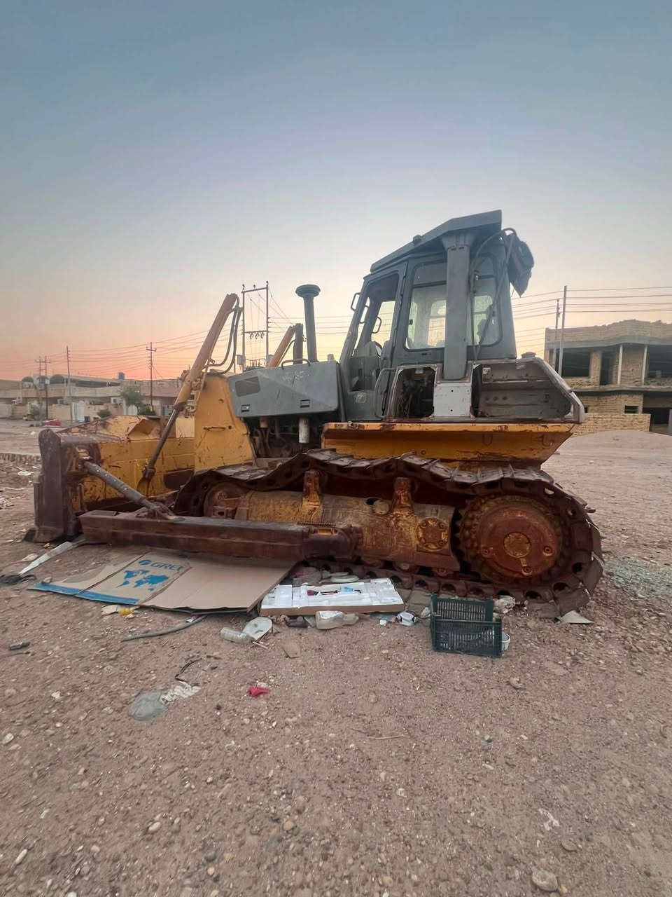 � للبيع بلدوزر كوماتسو Komatsu 65EX – موديل 2009

إذا تبحث عن بلدوزر عملي وقوي للأعمال الشاقة، هاي فرصتك 👌🔥

🔸 النوع: كوماتسو 65EX
🔸 الموديل: 2009
🔸 النوع: بلدوزر جنزير
🔸 الشفرة: قوية ومناسبة للأعمال الثقيلة
🔸 المحرك: قوي وأداء يعتمد عليه 
🔸 الهيكل والجنزير: واضحين بالصور والمعاينة متاحة

💪 مناسب لأعمال التسوية، دفع الأتربة، الحفر والمشاريع الإنشائية.

📍 المعاينة متاحة للجادين
💰 السعر قابل للتفاوض بعد المعاينة

📞 للاستفسار والتواصل:/*********** /‭***********‬

ملاحظة: مكلف بنشر 

كوماتسو 65EX🚜

#كوماتسو #بلدوزر #Komatsu #65EX #بلدوزر_كوماتسو #معدات_ثقيلة #معدات_إنشائية #للبيع #العراق
— في ‏العماره ميسان‏.
