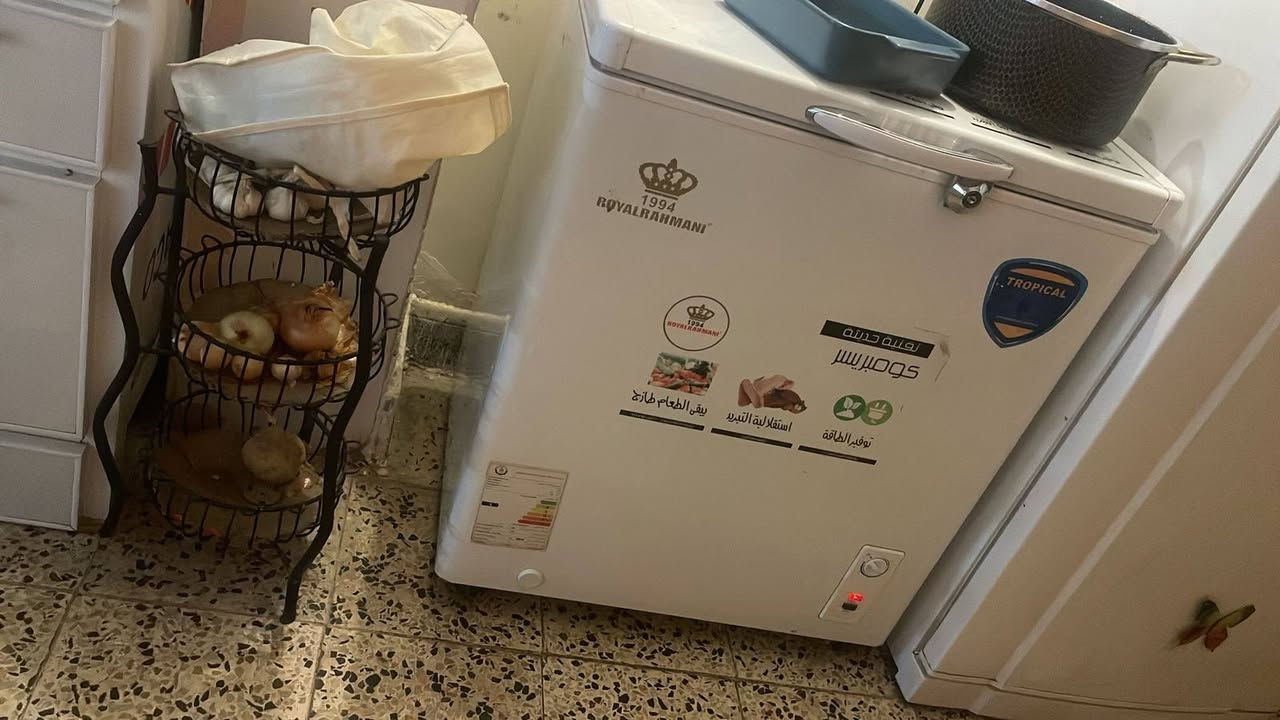 كاونتر 2متر وملحق بدون سنك اخو الجديد السعر 250 بيه مجال مجمده رويال نضيفه كلش السعر 250بيهه مجال الاستفسار على الخاص او على الرقم ***********
