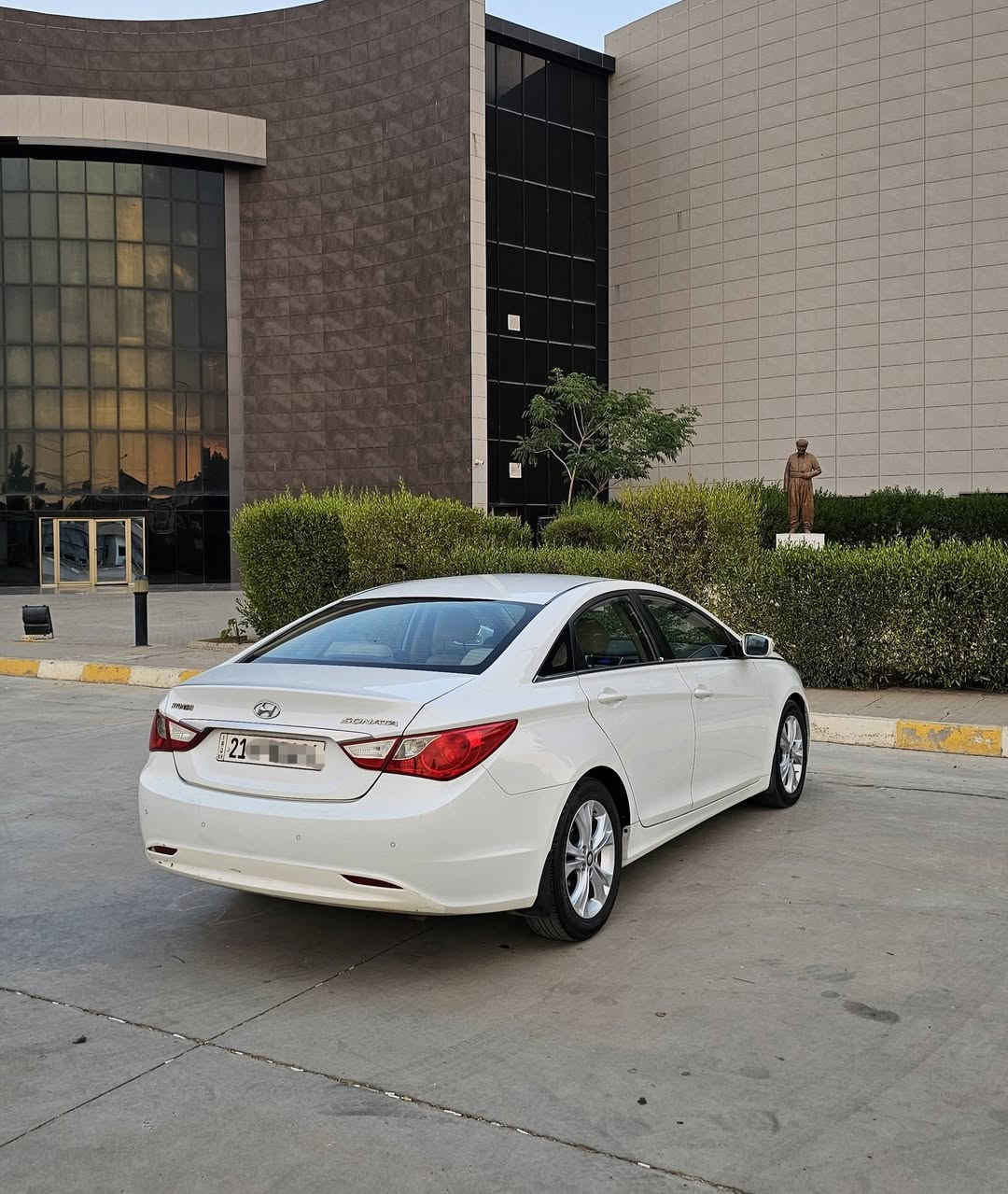هونداي سوناتا خليجي للبيع
موديل 2012 
ممشى 129 الف 
حساسات خلفية 
تحكمات ستيرن 
داخل بيجي 
قطعتين تبريد 
سايد بريك بلرجل 
مري شفط
محرك 2400 
سياره بدون صبغ او تبديل كفاله
رقم سليمانيه الدولي 
هزه وفحص وسنويه كله جديد 
تريد تحويل او وكاله بشرط
سعر 116 
للتواصل ***********
