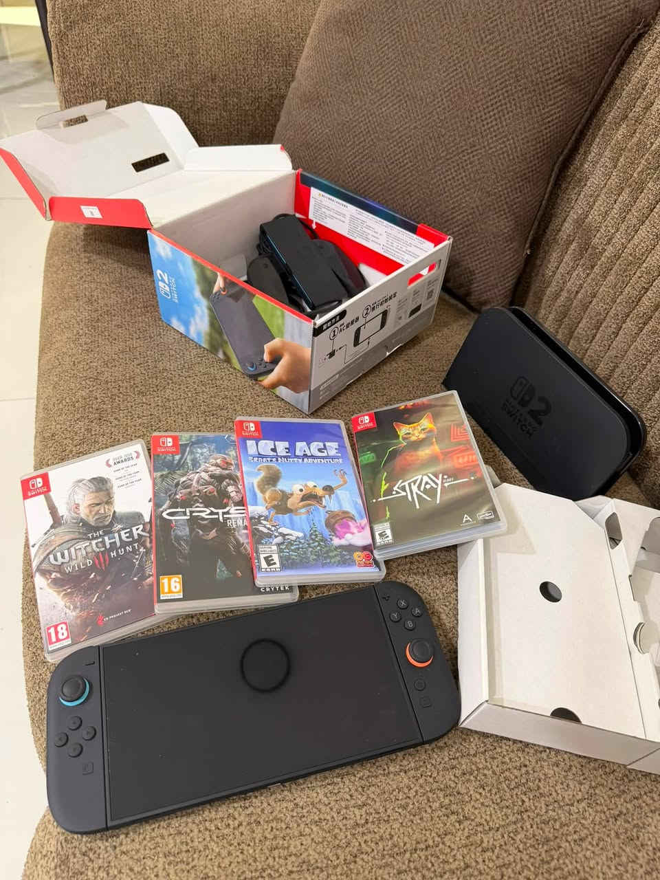 Nintendo Switch 2
+ 4 ألعاب 

للبيع Nintendo Switch 2 مستعمله ساعه ، مع حامل الأصلي، بالإضافة إلى 4 ألعاب 

المحتويات:

جهاز Nintendo Switch 2.
* Nintendo Switch 2 Dock الأصلي.
علبة الجهاز.

الألعاب الموجودة:

1. The Witcher 3: Wild Hunt
2. Crysis Remastered
3. Ice Age: Scrat’s Nutty Adventure
4. Stray

الجهاز مستعمل مده ساعه فقط 
الجهاز لوحدة ابيعه 690 الف 
ويه اربع اقراص 890 الف 
المكان البصرة للاستفسار ***********
