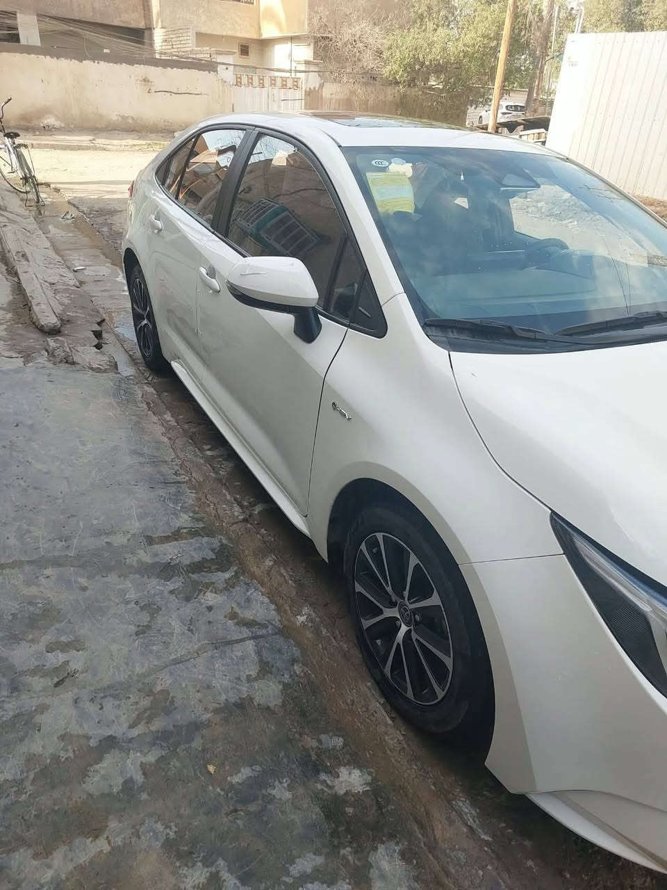 السلام عليكم سياره للبيع  كورلا موديل2025 ماشيه10 آلاف مكفوله كفالة عامه الضرر بس محرك مكاني بغداد   ***********
