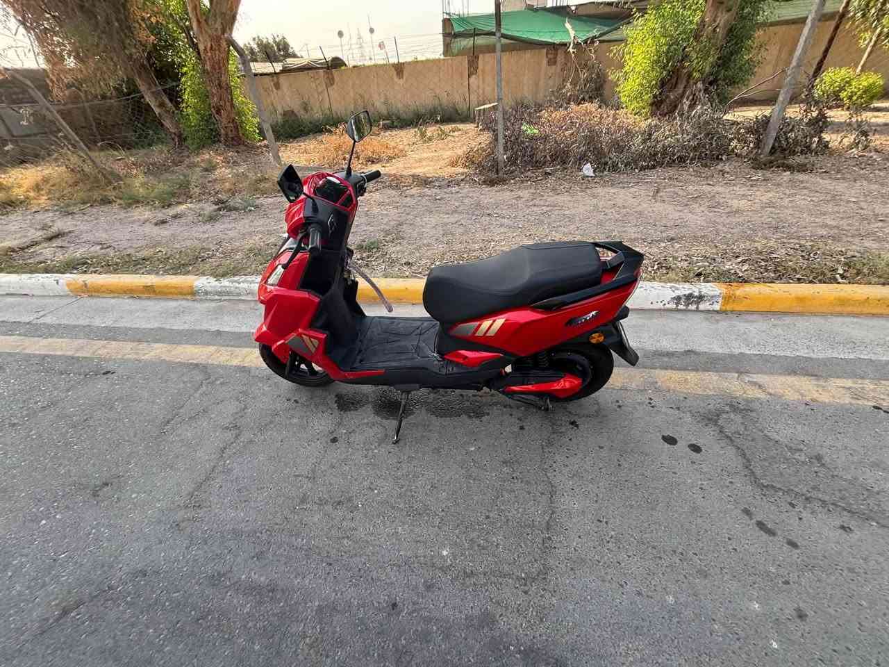 السلام عليكم دراجه نوع HUODI  
كلش ممتازة الشاصي كدامك 
3000W
72V 
‏الدراجه خير من الله مابيهة اي نقص 
اشاير يمنه يسرة 
هورن
زنون عالي ناصي 
شاشاة عرض العطل
تعال وشوف بعينك 
بطاريات اصلية مالتهة وحدة مشترينهة هم اصلية
نضافة 97‎%‎ 
بعدهي على سوادات الشركة نضييفة كلش 
السعر 850 الف وبيهة محال للشراي 
للاستفسار *********** متواجد واتساب وماستنجر
