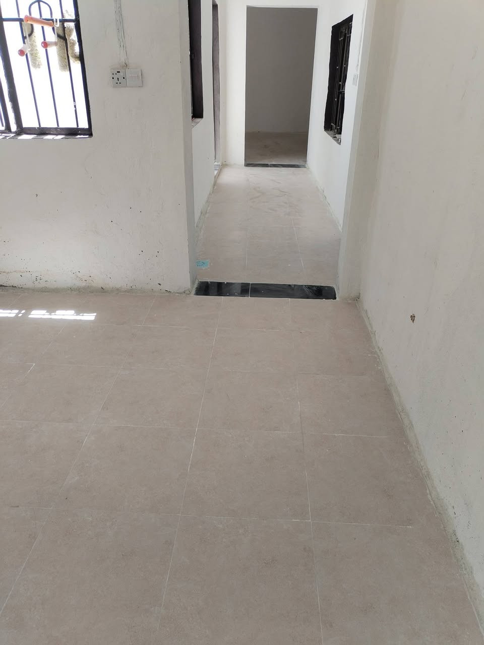 📌دار للايجار
🏠دار يحتوي على ثلاث غرف نوم يصلح عياده طبيه او سكن 
📍الموقع : كربلاء _ طويريج _ الكص الشمالي _ شارع دكتور صباح ابو الجلديه
🔖بدل الايجار ٣٥٠٠ سنويا 
❓للاستفسار الاتصال على الارقام
📞***********
📞***********
🤝او زيارة مكتب 🔹امير الدليمي للعقار🔹 الكائن في 
📍كربلاء _ الهنديه _ حي المصطفى 🔹ابو جوعانه🔹 قرب اسواق هادي مكي
