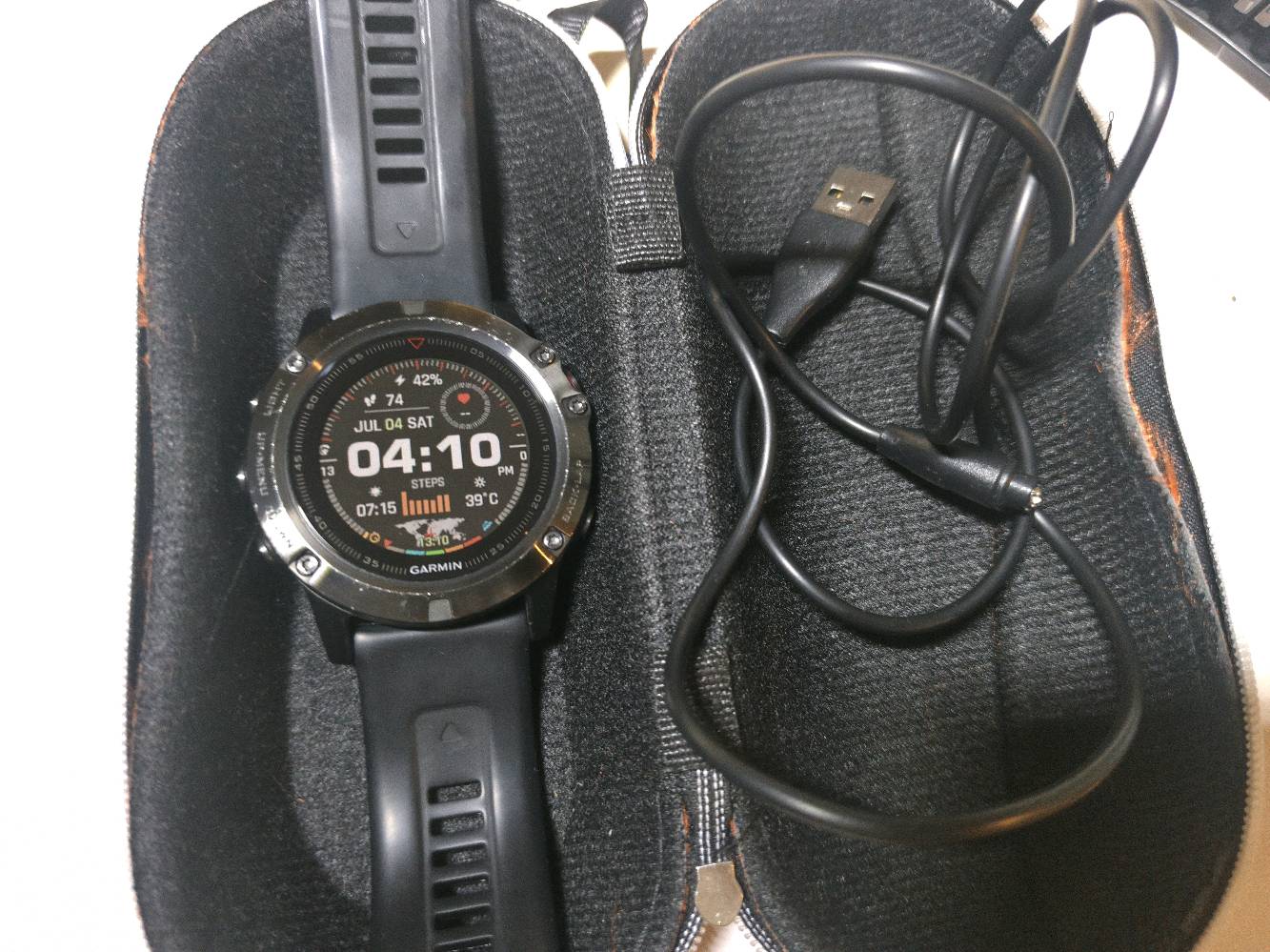 كارمن 
FENIX 5 X
القطر 51
الزجاج زفير 
خراىط اوف لاين 
***********