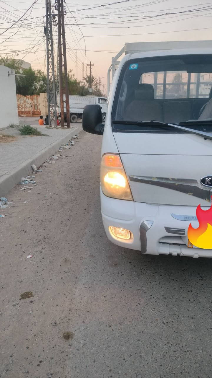 البيع كيا موديل ١٠/نضيفه مال جناي شرط محرك وكير السياره حيل حلوه ماتصرف عليها كلشي رقمها انبار شرط التحويل مكان السياره بيجي  الاتصال عل رقم ***********
