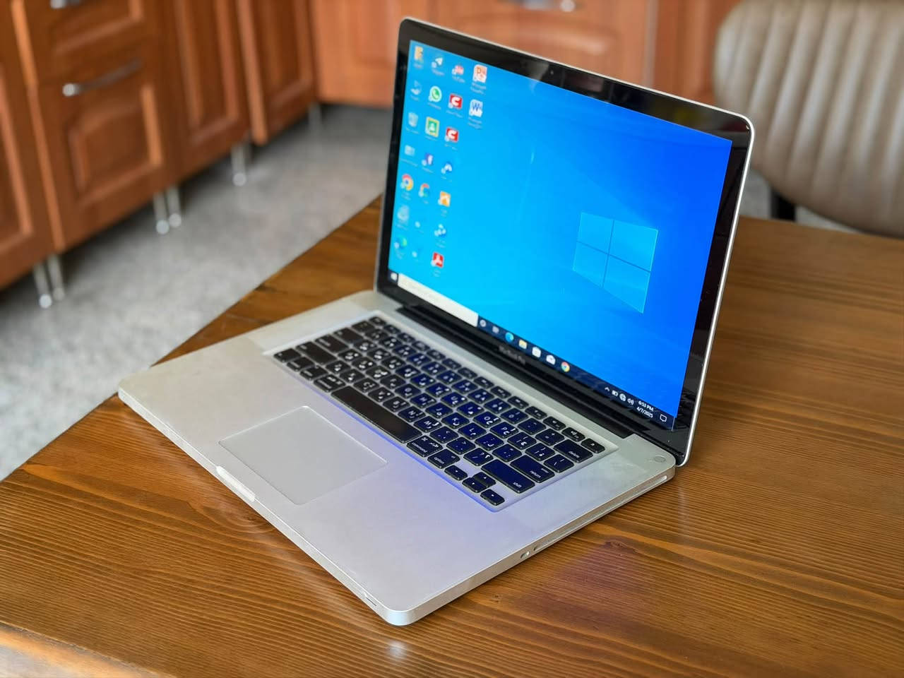 بـ 185 الف فقط 
لابتوب ماك بوك برو 14 انش
Intel core i5 gen6 
SSD 256 GB
GPU 4 GB
RAM 8 GB
SCREEN 14 inch
وباقي التفاصيل بأخر صورة مع فديو الشرح
