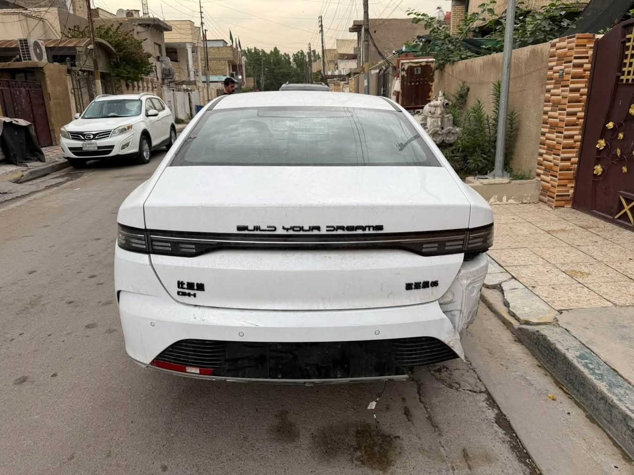 السلام عليكم BYD رقم بغداد 2025 ماشيه 10
بيهة حادث تشتغل وتمشي السعر 15500 قفل 
العنوان بغداد الدوره 

‭***********‬
