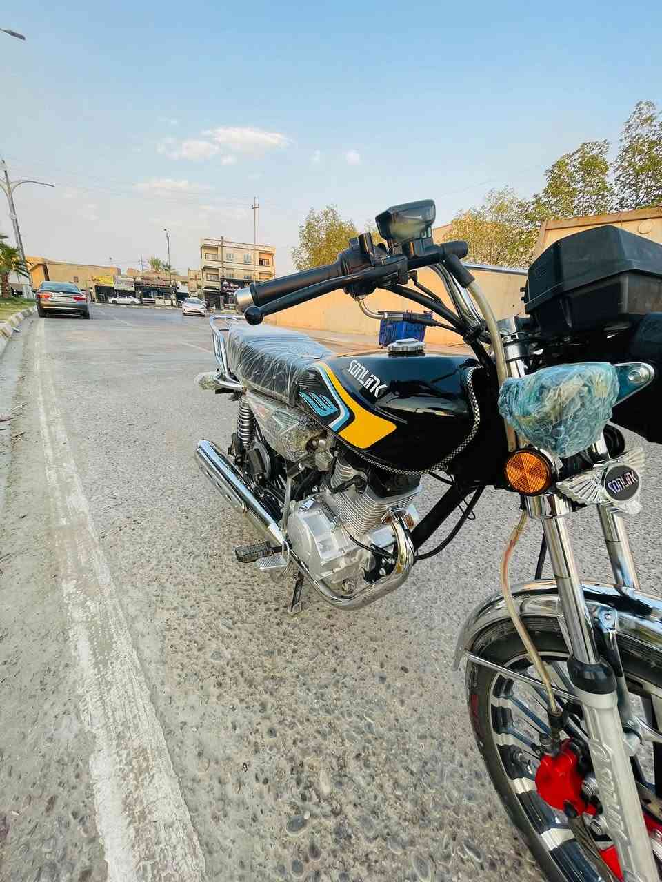 للبيع سيفان موديل 25 محرك 150 رصاصي
دراجه نكره سلف وهندر جاهزه ما تنقص شي مستخدم 3 اشهر 

مكان تكريت تقاطع الساعه رجان ما اطلع لاي احد

سعر 780 وبي مجال بسيط حك 20 الما عنده لا يعلق

للاستفسار ***********
