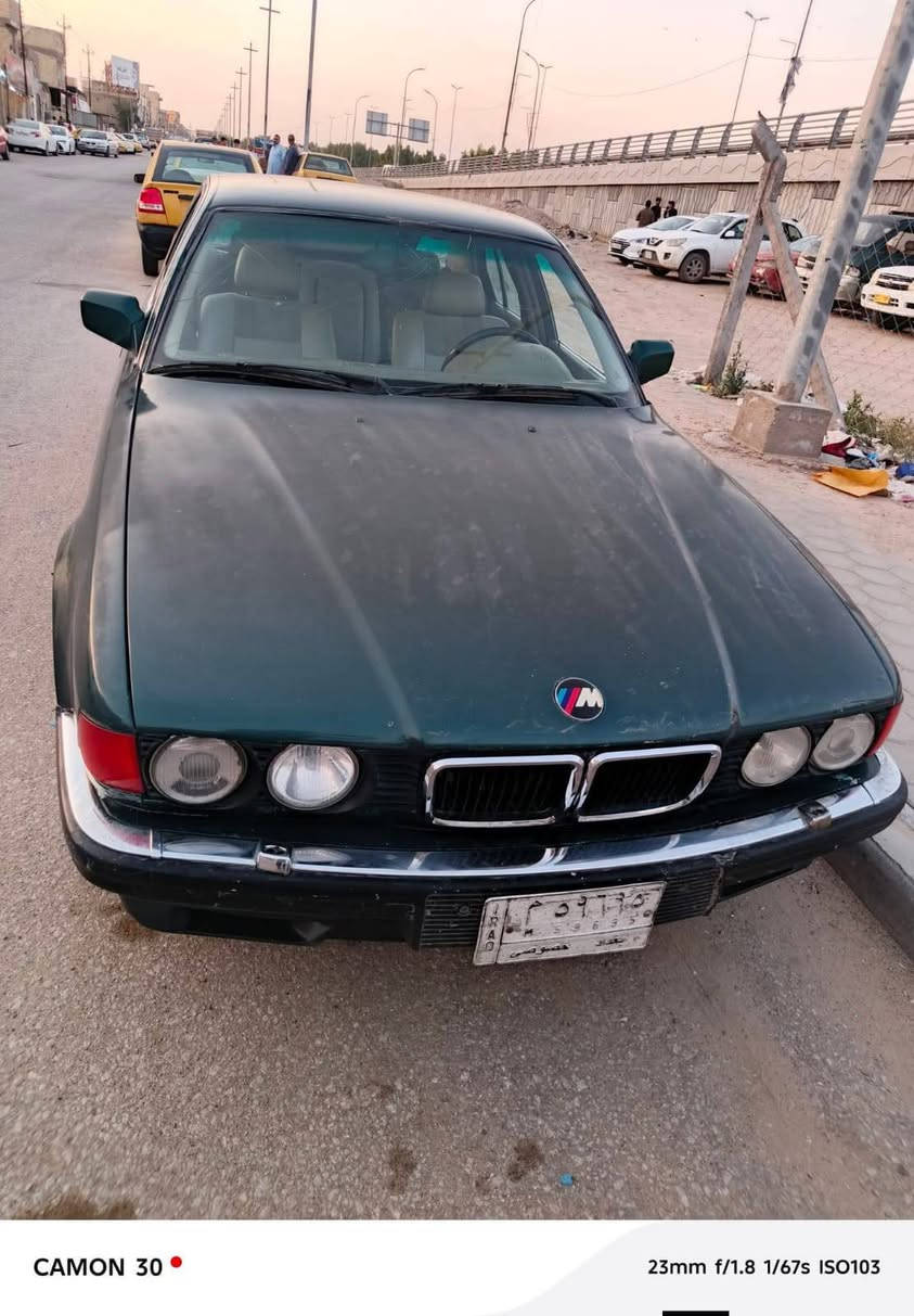 سلام عليكم للبيع بي ام 740 اصل موديل 1993 سنويه وبليته مكينه او كير كفاله تبريد شرط ثلج حداديه اماميه خلفيه 80% كهربائيات من الطول للطول شغاله منضومه زنون اصفر السياره جاهزه وترايك وين مايعجبك كشمات كهرباء كول الحركات شغاله سستم صوت مسجل قلاب صبغته  جارده السياره مال جناي رقم بغداد السعر 50 او بيه مجال  مكان السياره كربلاء ***********
