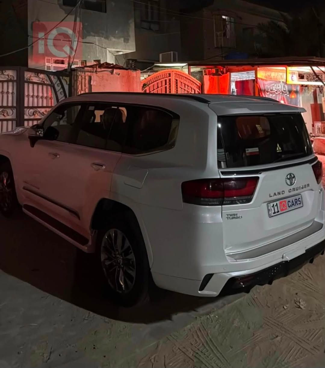 السلام عليكم
لاندكروز VXR 1/1 2024 
توين تيربو ضمان SAS 
كفاله عامه مغلفه PPFمن زيرو 
اعلى فئه بلاندكروز رادار 
ابواب شفط 

ستيرن كهرباء 

تحديد مسار 

نقطة عمياء 

خمس ابواب كهرباء 

شاشات 

كامرات 

بصمات 

فتحه سلايت 
ماشيه 48 

فووول ماكو أعلى منها بعد 

السعر : 850 بيه مجال ***********
