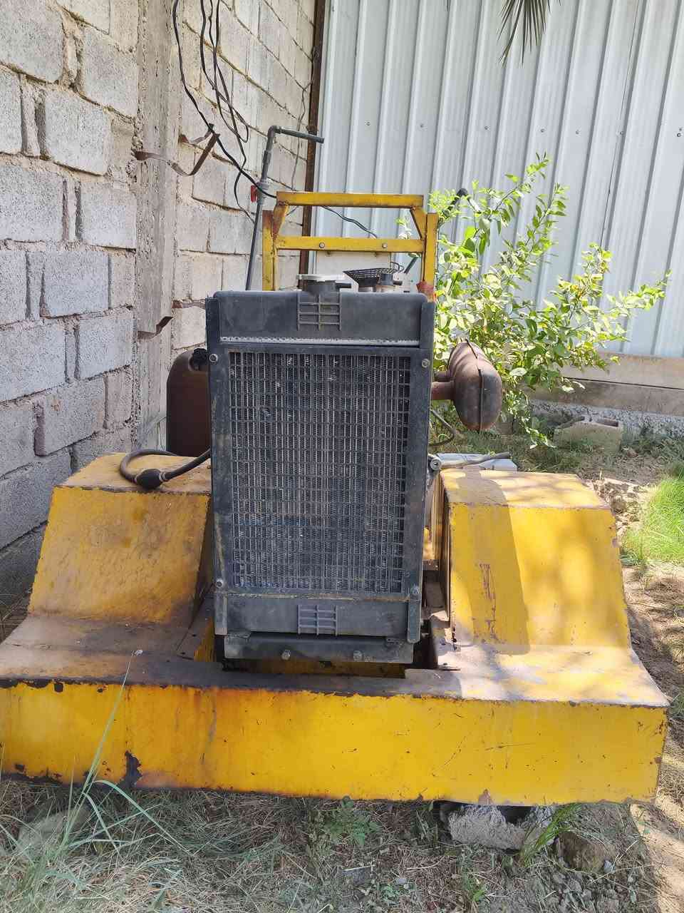 للبيع 
مولد بيركنز انكليزي 10KV
نظيف اخو جديد 
 ديالى /بعقوبة 
***********
