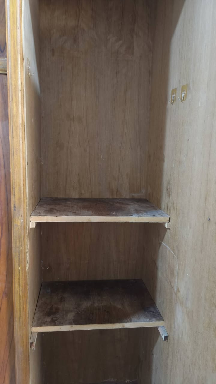 كنتور ست بوب عوزه فقط ملاحظات بسيطه عوزه صبغ ويدات وقفوله رايده ب350 وبيه مجال بسيط مكان كوت حي الحكيم للاستفسار اتصل بالرقم ***********
