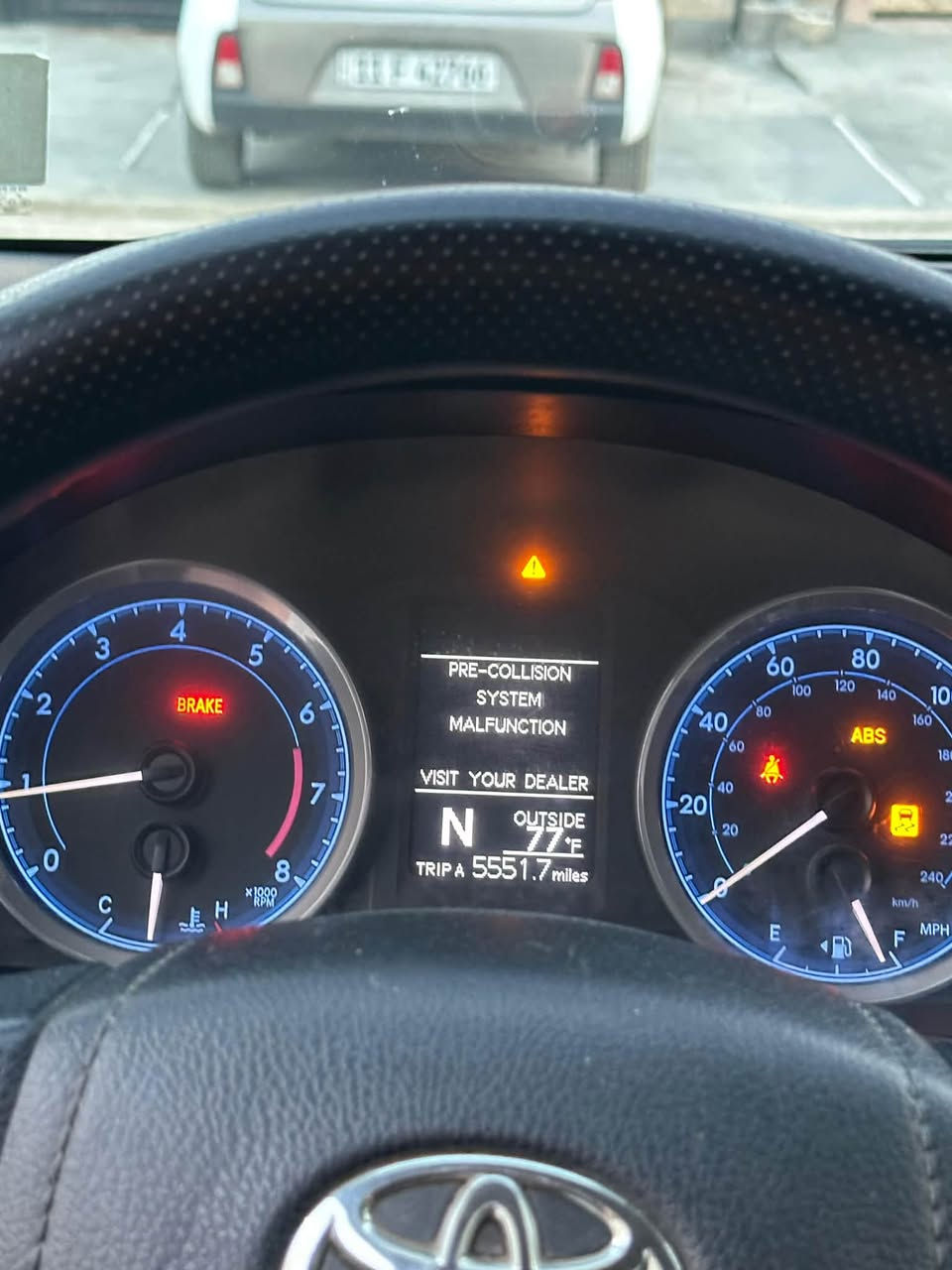 كورلا ١٧ رقم اربيل محرك ٢٠٠٠
خمس قطع ابيع حزام 
سعر 105 بيهه مجال حك الجية

***********
