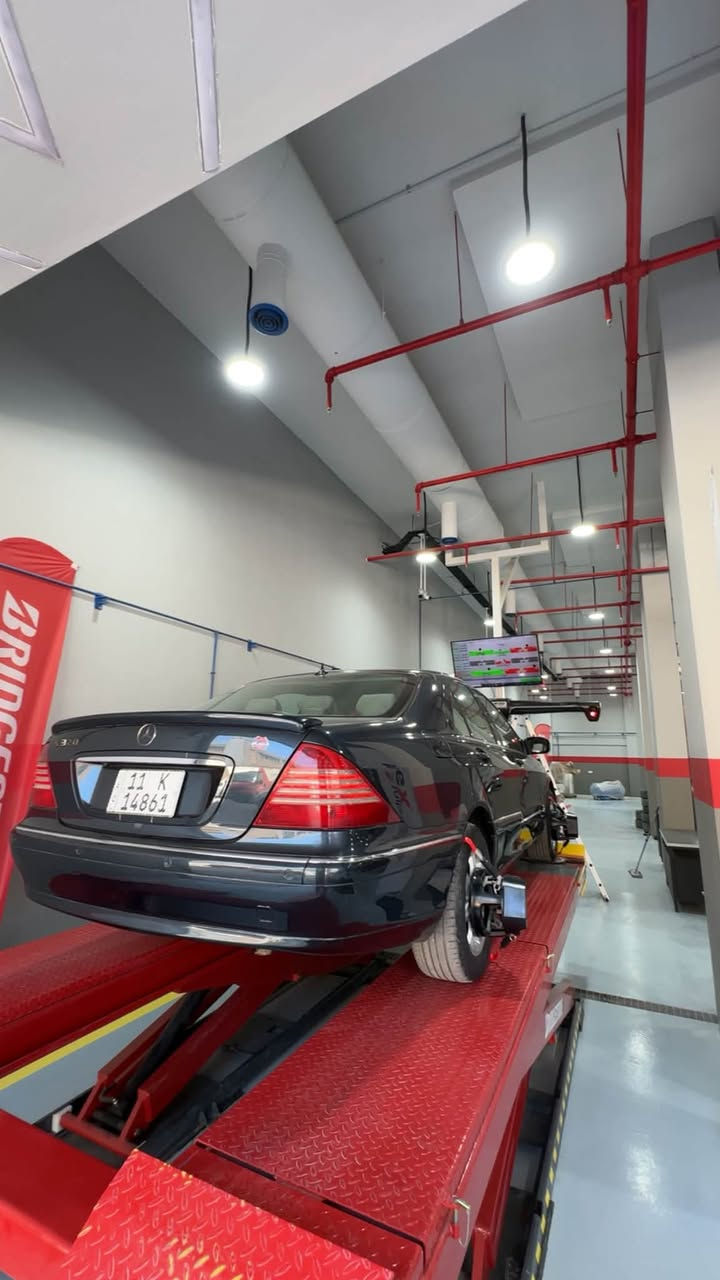 مارسدس غواصه s320 موديل 2001
 رقم بغداد باسمي تحويل ثاني يوم
السياره سلايت 
صدر امامي خلفي جوبلسات جديد 
 بيها قطعتين صبغ بدون دواخل
تدفئه +تبريد كشنات
حساسات امامي خلفي 
كشنات كهربائيه +خزن
منظومه زنون جديده 
تبريد شغال  
سعرها 108 وبيها مجال
***********
