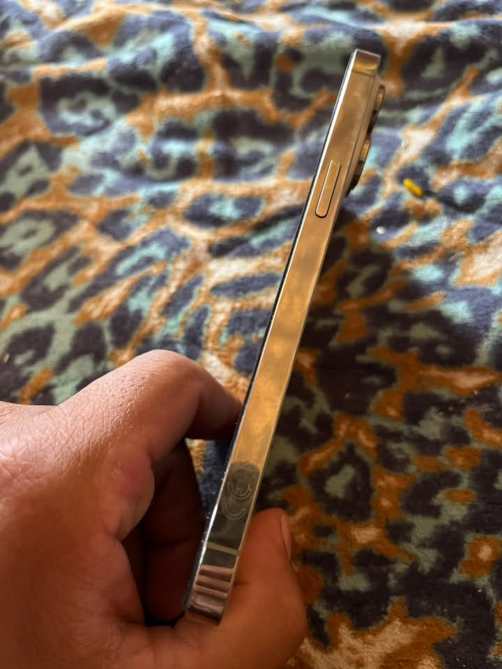 سلام عليكم ايفون ١٤ برو ماكس جهاز مكفول كفاله عامه من كلشي  جهاز ما داخل اي صيانه فقط بي شامه بل شاشه ما مأثره عل لمس  بطاريه ٨٦ اصليه لا مرفوعه ولا مبدله ذا ٢٥٦؛:   ملحقات كامله سعره ٦٠٠ وبي مجال بسيط 
***********
