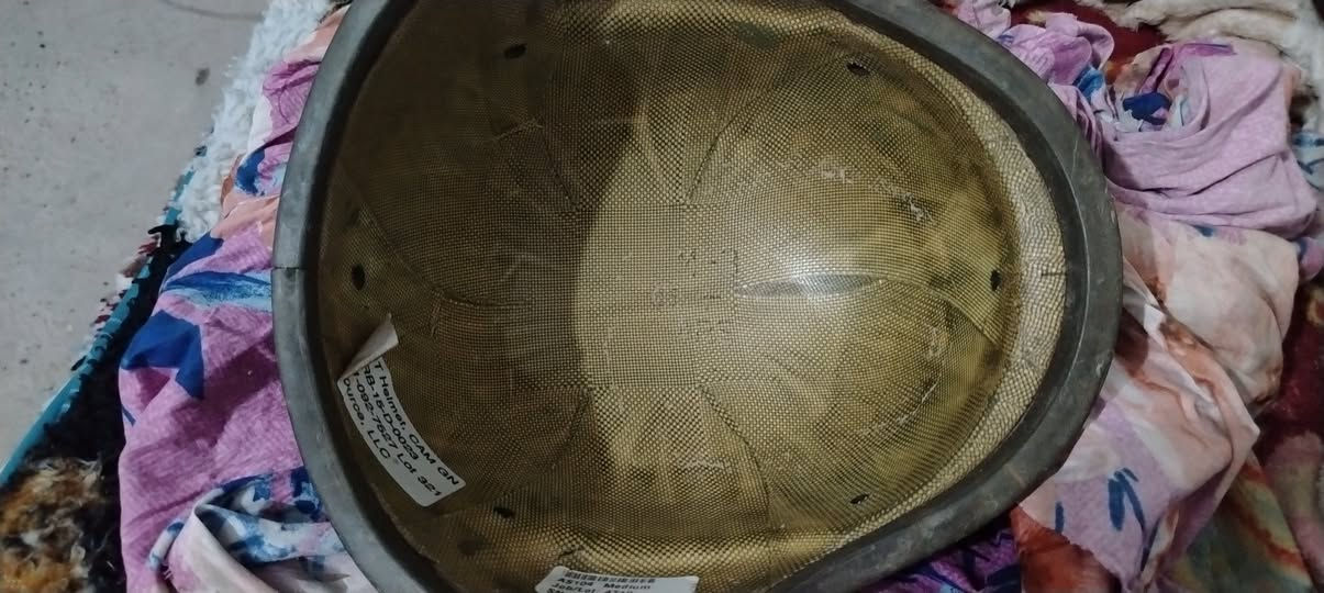 خوذة • الياف امريكية • حجم M