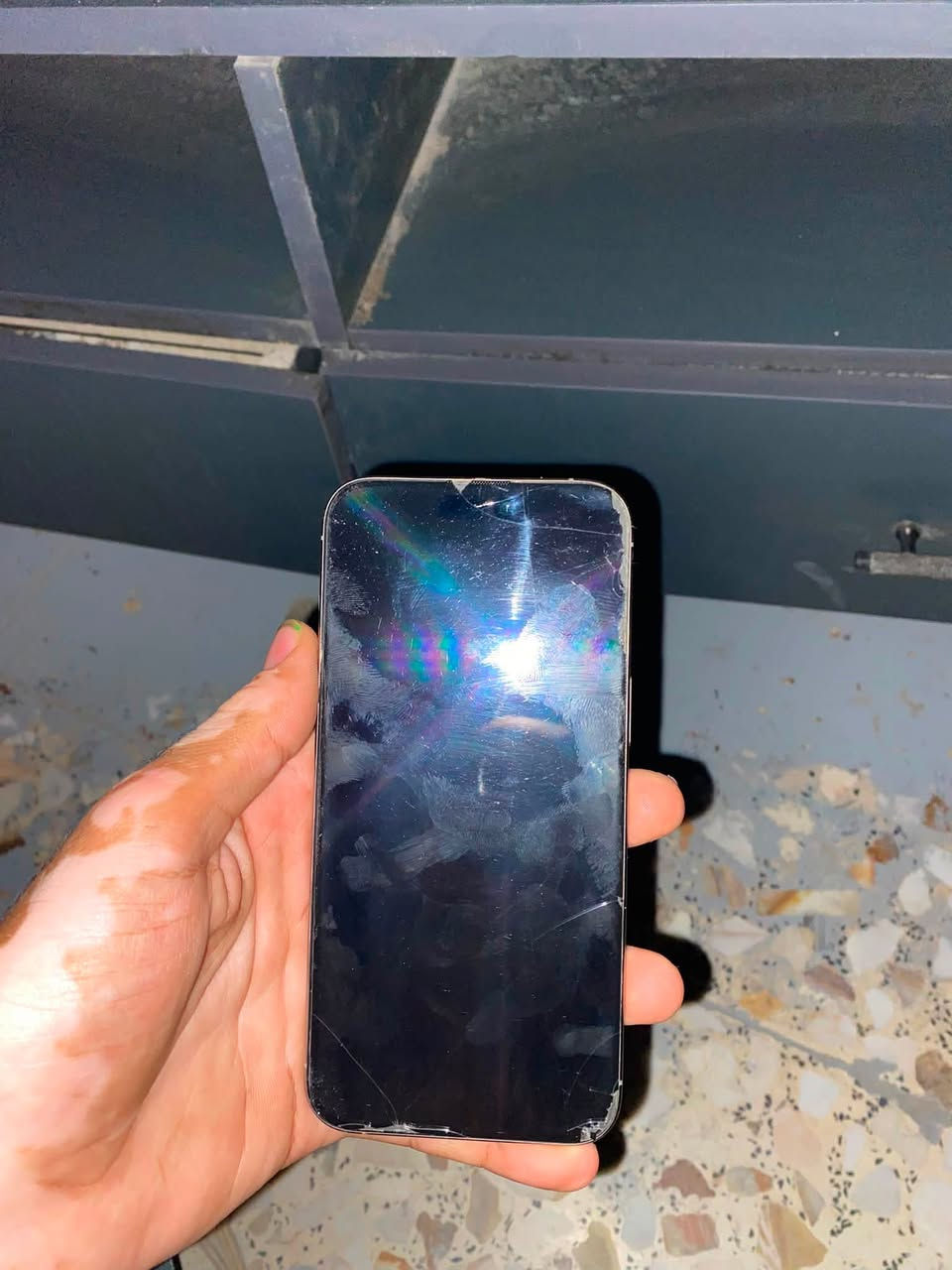 سلام عليكم
ايفون 15 pro max للبيع 
شرق اوسط 
سيمكارت تك
ذاكره 256
بطاريه 97
جهاز مكفول ومامفتوح
 مع ملحقاته كامله
السعر 1125000وبي مجال بسيط 
مكاني بابل المسيب  ***********
