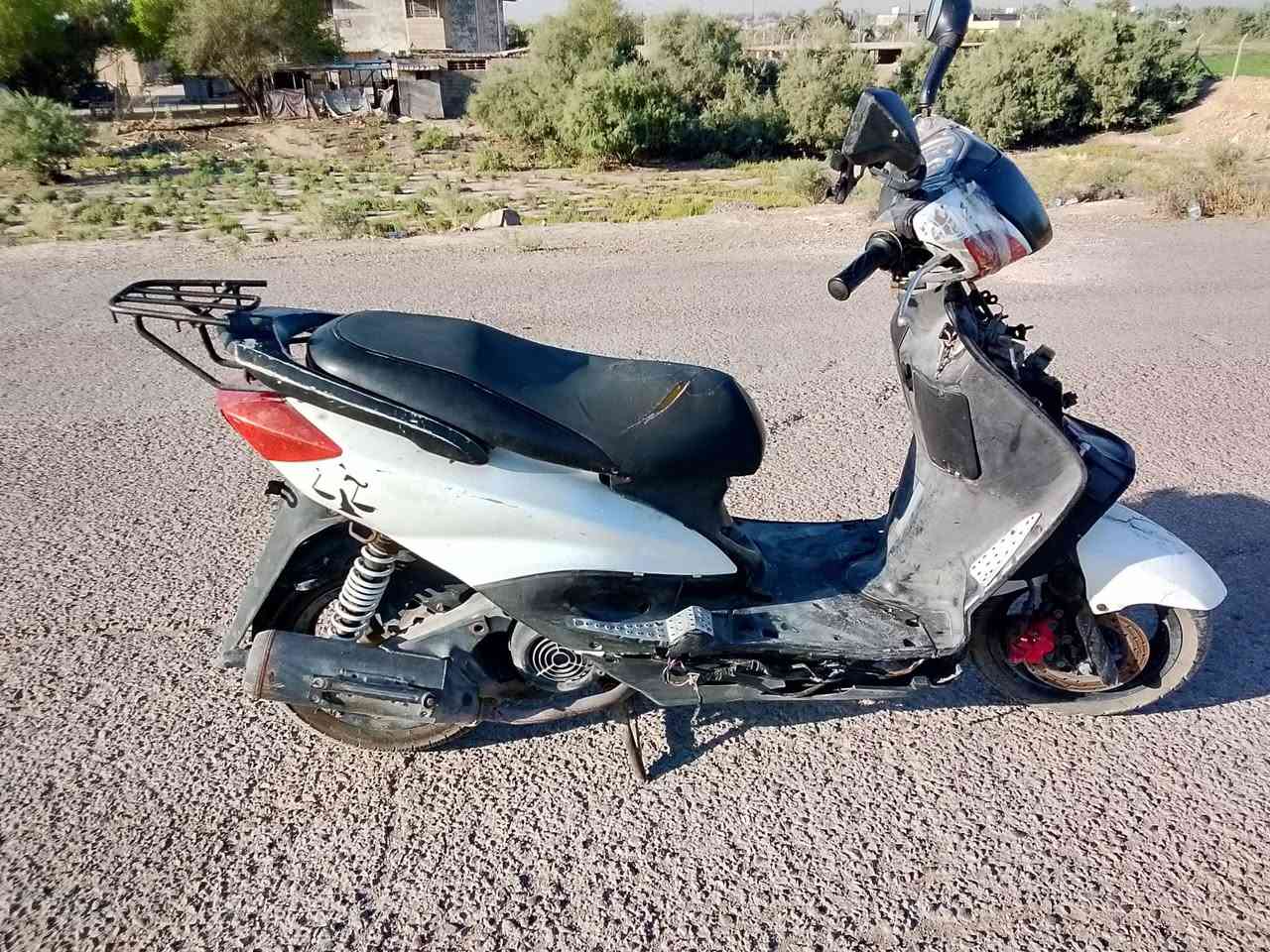 للبيع
***********
مكان زعفرانيه
مكينه مامفتوحه
نواقص بسيطه
ونقص بجم
سعر 450
سرعه110
سكنس نثيه
