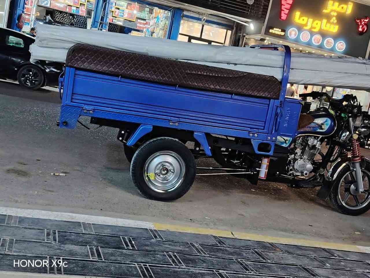 السلام عليكم ستوتة للبيع موديل 2023 كفالة عامة ركبة وشاصي بدي نضيف لا زنجار ولا خياس ولا جراد كهربائيات كاملة تخم تاير وكيلها بالديوانية عنوانها ديوانية الحمزة الشرقي ***********

نص مكتوب في الصور:
- HONOR X9c