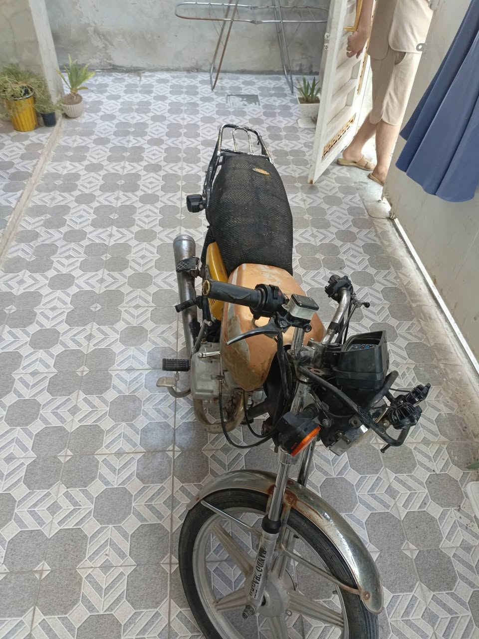 سلام عليكم للييع موديل 19 محرك شرط كهربائيات شغاله يعوزه ترتيب سعره 250 وبي مجال ***********
