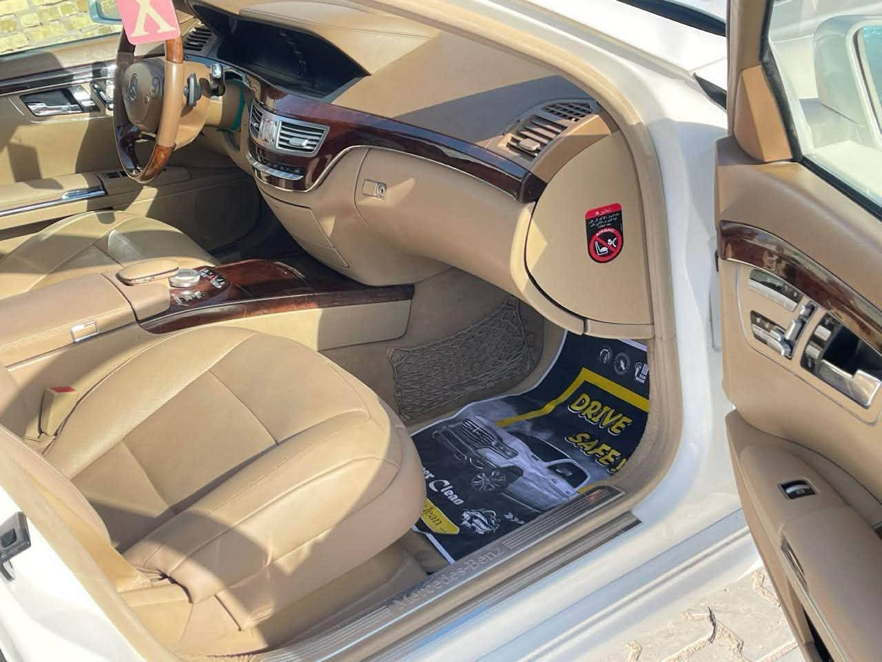#مـارسـيـدس  اس كـلاس S350
#مـــوديـــــــل / 2012

#خـيـلـجـيــة 

#عــداد_الـمـسـافــة / 167 الـف 

#لــون ابيـــض مـيـتـاليــك الـداخــل مـشـمـشي
________________________

🔥 ثلاجة خلفية  
🔥هيدروليك ( صعود تخفيض السيارة)
🔥بانوراما 
🔥داخل بيجي Vlp 
🔥أبواب شفط 
🔥خمس بردات 
🔥محرك 6 سلندر 350s
🔥 ناظور ليلي (night vision)في الشاشة الامامية لعرض الطريق
🔥 أنارة داخلية متعددة
____________________________

علما ان ( سيارة وارد خليجي  )

محرك وگير وحدادية وكهربائيات (صفر مسج)بدون أي خلل محرك وكير مكفولات بشرط السيارة جديدة لوك..
 

السيارة صبغ فقط هلال خلفي والجاملغ الامامي بارد قليل

#الـعـنـوان / بـصرة 

#الـهــاتــــف /***********
