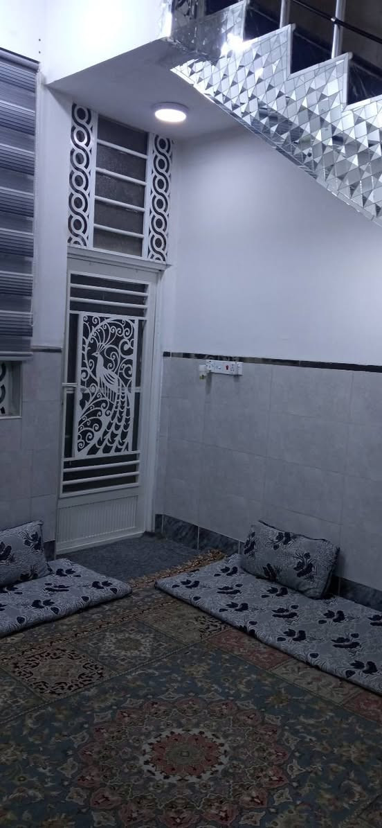 بيت للبيع حي العباس نهاية الفرع الثالث بناء جديد افلاحه ملاجه إقرار محكمة سند 25طابق ونص 150مليون 100متر للاستفسار ***********
