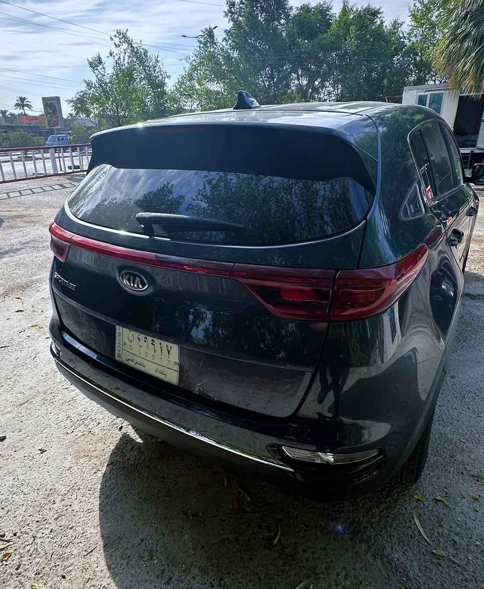 سبورتج 2022 وارد امريكي
بدون فتحه بدون بصمه (سويج ) 
رقم بغداد
ثلاثة انظمه قياده عادي ايكو سبورت 
محرك 2400
كامره خلفية 
كروز سرعه / تحكمات ستيرن كاملة 
شاشة بلادي ابل كار بلي اندرويد اوتو 
نظام خروج عن المسار 
تبريد قطعتين 
ايرباكات سليمة 
رقم شاصي : KNDPM3AC3N7018939
تواصل واتساب : ‭***********‬
السعر: 160$

نص مكتوب في الصور:
- للبيع KIA SPORTAGE 2022 سيارة عائلية .. مريحة وبحالة ممتازة محرك 2.4 لتر أداء قوي واقتصاد جيد قير أوتوماتيك سلاسة في القيادة دفع أمامي (FWD) ثبات وتحكم ممتاز موديل 2022 سنة الصنع شاشة كبيرة (Apple CarPlay / Android Auto) كاميرا دوارة (360°) تحكم ستيرين جهتين رادار أمامي (تنبيه وتصحيح المسار) توقف ذاتي (Auto Brake) مثبت سرعة (Cruise Control) تبريد قطعتين (أمامي) 3 وضعيات للقيادة (إيكو / نورمل / سبورت) جنط ألمنيوم إضاءة LED وغيرها الكثير .. المواصفات كاملة .. اتصل الآن
- KNDPM3AC3N7018939