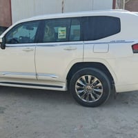 لاند كروز موديل 23 بحالت لوكاله ماشيه 22الف بريم فول  موصفات كفاله عام...