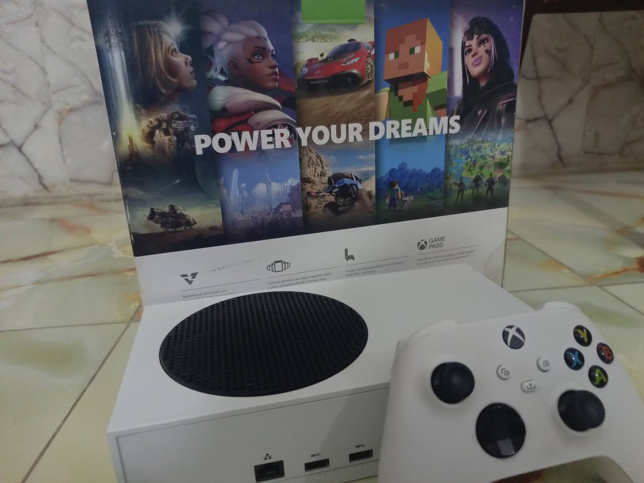اكس بوكس سيريس اس للبيع او مراوس ب ايفون 14 برو ماكس  لوك ستيكر 512GB الملحقات يدة اصلية والكيبلات مالتة ويا سماعة G7000 السعر 475 الف نظافة 100%  مكاني الحلة  *********** موجود واتس اب
