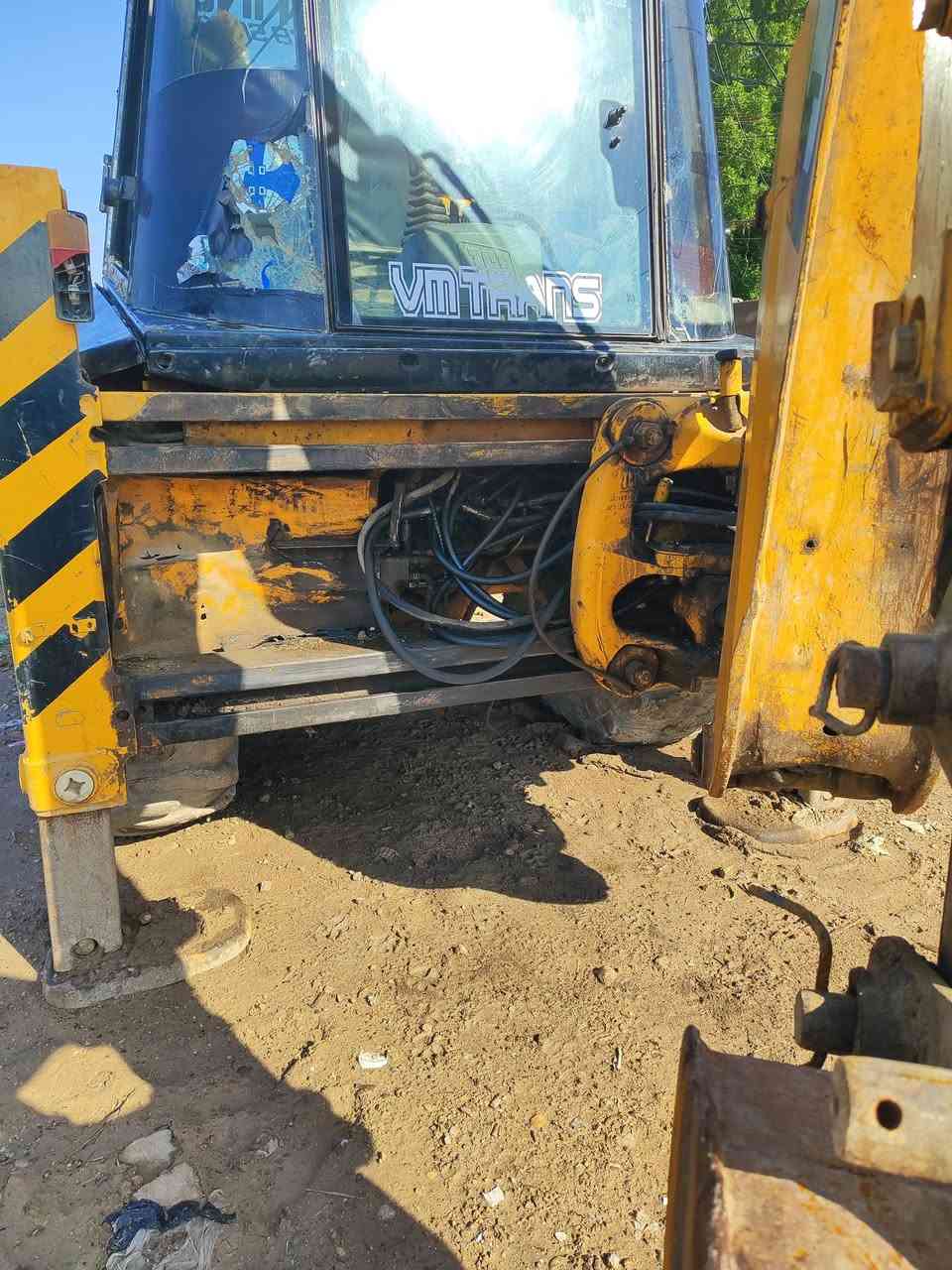 جيسي بي موديل 99 للبيع جاهزة للعمل رقم مثنى مشروع وطني ***********هذا بي واتس
