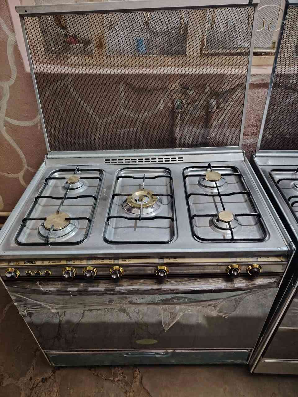 السلام عليكم اغراض مستخدمه نضيفه للبيع الشراي يتصل ويدلل ***********
