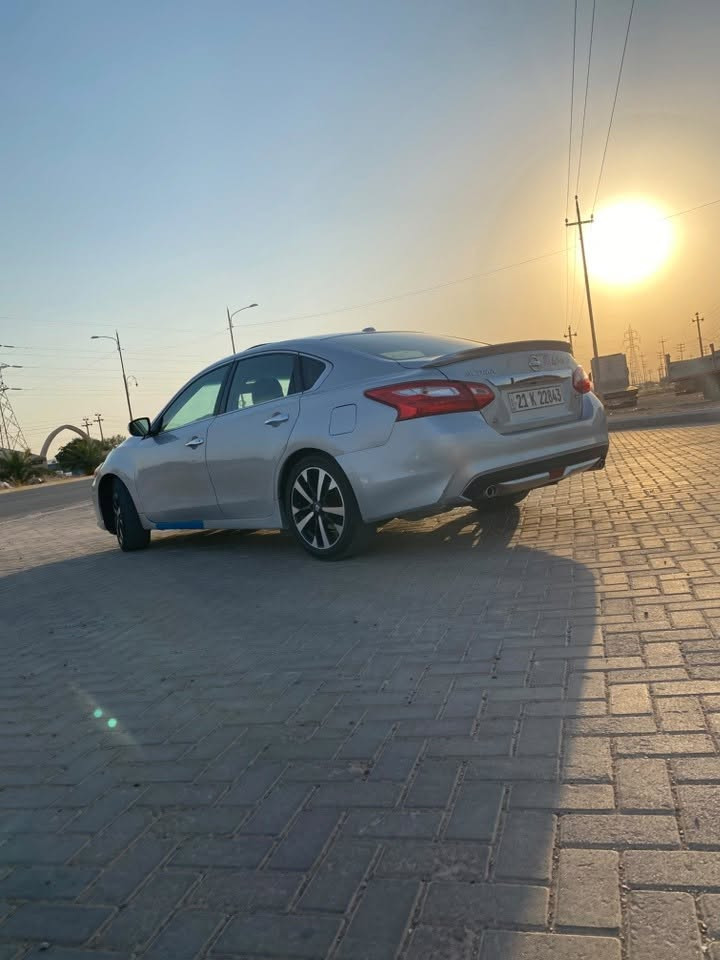 السلام عليكم
من رخصه الادمن 
نيسان التيما SL
#NISSAN ALTIMA
2017
وارد امريكي 
مكينه 6V 3.5L🚀
السياره فول مواصفات 
سقف سلايت 
مثبت سرعه كشنات جلد 
كشن تدفئه
اشاير بل مري
ستيرن هيتر 
اوامر صوتيه 
شاشه +كامره بلاد 
لايتات زنون 
پادل شفترات 
تبريد مركزي قطعتين 
كشن كهرباء
كير 8نمر 
كير سپورت 
ويل كروم حجم 18
السياره ماشيه 208 KM
السياره فول مواصفات 

حادث امريكه مابيه بس بل عراق 
الجامرلغ الامامي +صبغ فوق الصندوك بدون حادث وبدون معجون +شويه بارد بل جامرلغ الخلفي اليمين واليسار 

السياره مفوله لل اخير مكينه كير ممفتوح بي برغي كله بلاد 

رقم سليمانيه تحويل مباشر رقم سنويه كله جديد 

السعر 
125 💲 ورقه وبي مجال 

م/*********** 
موجود واتساب ايضاً

ملاحضهَ/غير متواجد على فيس بوك

