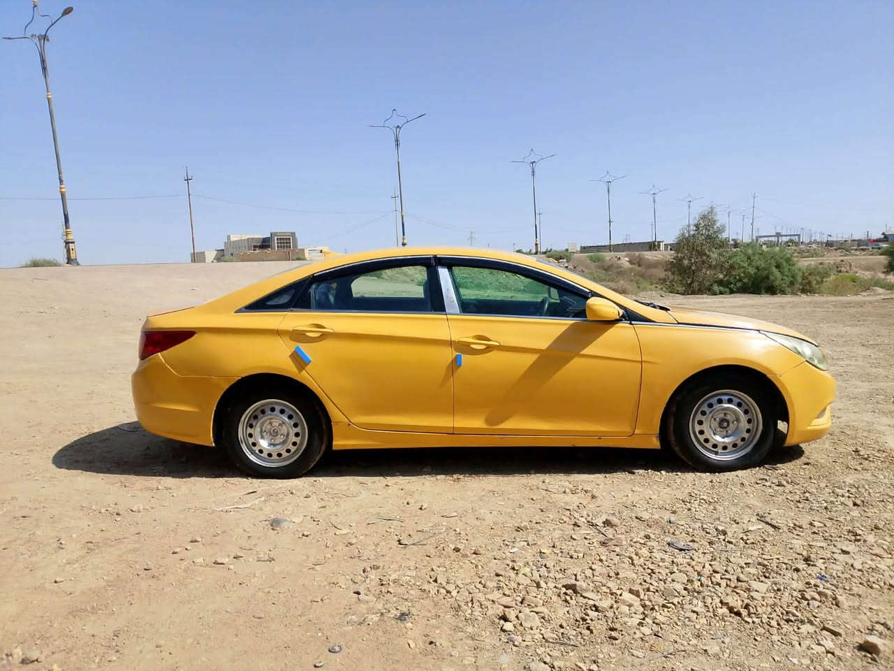 سوناتا 12 سياره جاهزه مكينه كير حداده 
مكفوله عدا ضربه بالجنطه  
السعر 70 وبيها مجال
***********
