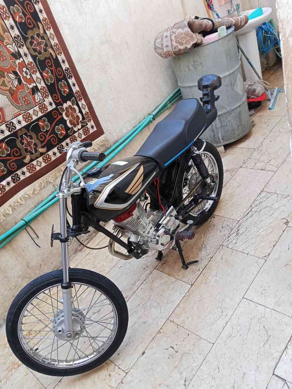 يالله دراجة للبيع كلك كلك تعمير جديد صارله 4اشهر مكينه برغي مامفتوح بيه كارتون شاصي نامه سبايدر طياري مكاني ناصريه مركز سعر600وبيه مجال قليل رقمي ***********
