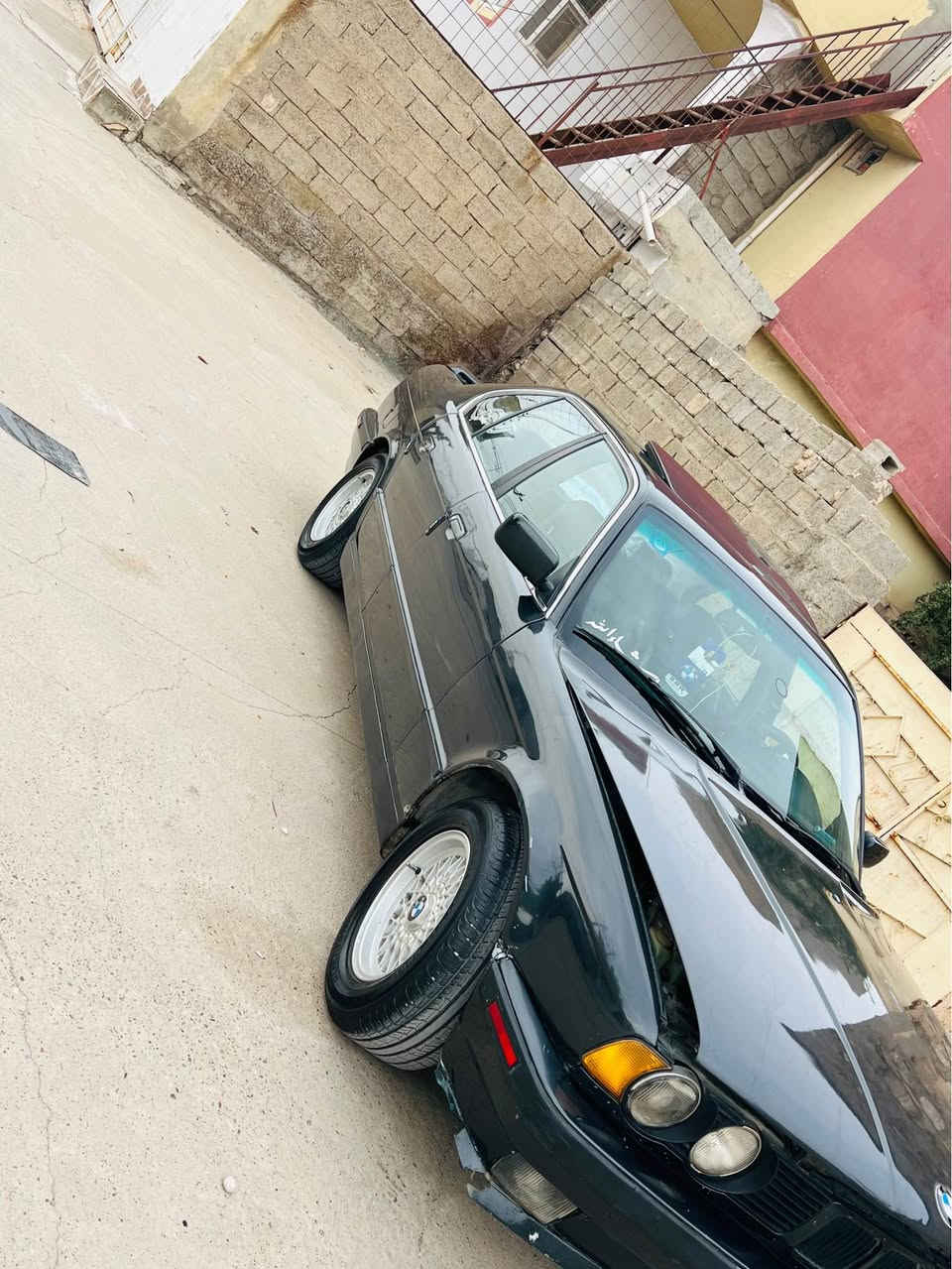 بي ام موديل 91 سياره حلو او نضيفه مال بيت صبغ جماليه سياره فول سقف اسلايت جمات كهربائي كشنات جلاد سياره كاعد او حلو السعر 64 او بي مجال رقم *********** كركوك, العراق
