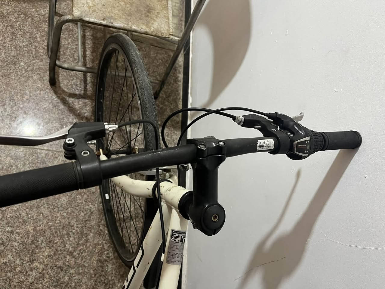 سلام عليكم بايسكل رياضي حجم 27 لو 28 رياضي فوللللل سعر 85 وبي مجال عنواني بغداد الاعظمية رقمي ***********♥️🚴
