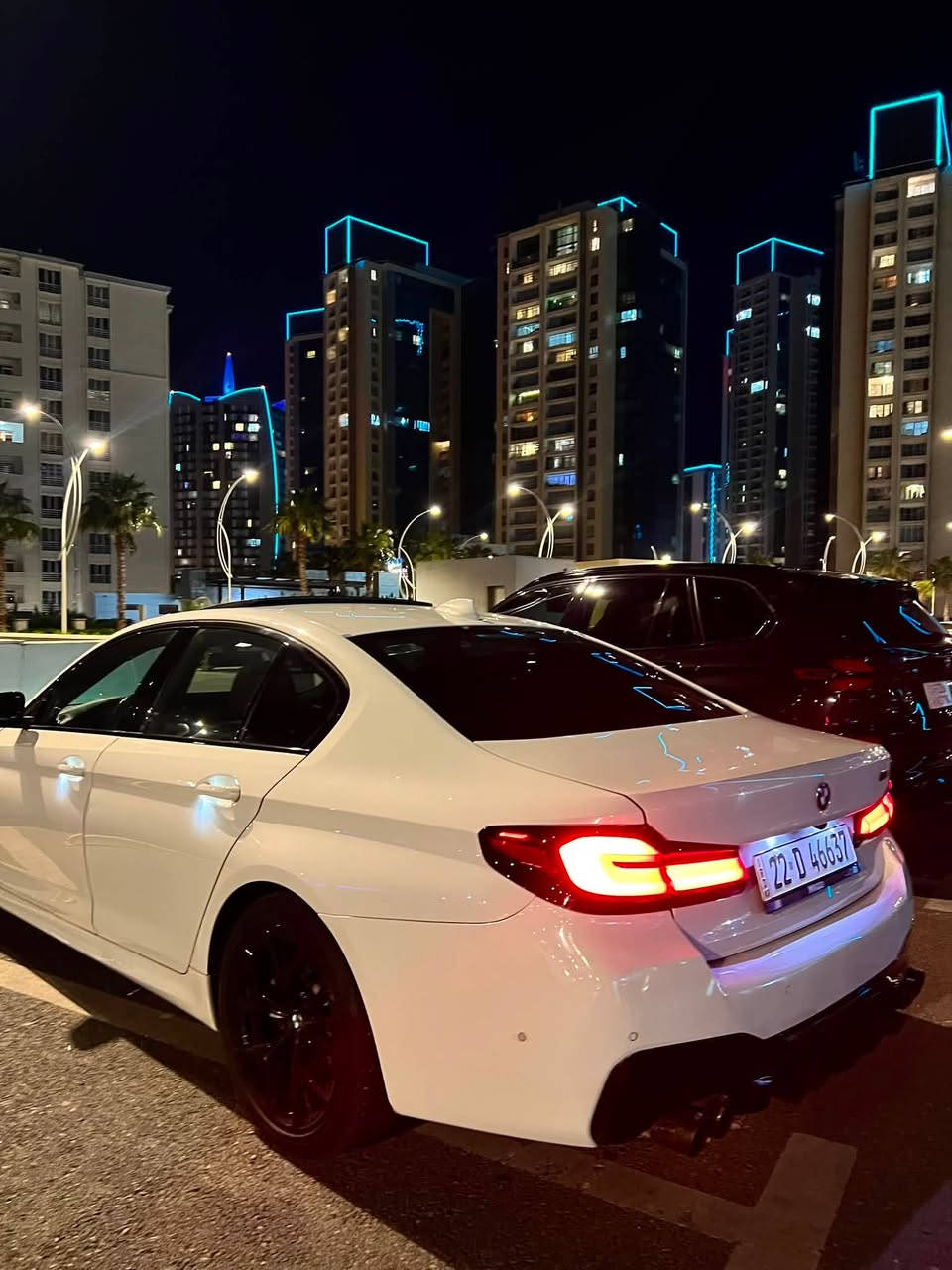 BMW2022 530i
X drive Mبلادي 
فول داتو شو 
سلايد ويلات M
ستيرن دوسات شاشه كله مختم M
شاشه كبيره اشاره باليد
لايتات متحركه 
صندوق كهرباء 
سماعت هارمن كاردون 
كشنات ٧٠٠ جلد 
ماشيه كلش قليل ٣٣ الف 
سياره بيه ٣ قطع صبغ قطعتين بلادي شركه تبديل 
شرط اي دواخل ماكو شاصي لغد كله مكفول بدون داخل
مكان سياره اربيل للاتصال *********** سعر ٢٨٠
