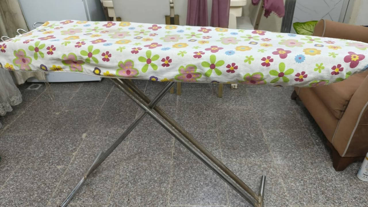 ساحبه مال مطاعم ضخمه مابيها اي ضرر سحبها كلش قوي قياس 60×65 سعرها 60 
مرايه مابيها ضرر ترهم للصالونات والحلاقه وصالات الجيم عرض 2متر و34 سم
ارتفاع متر و20 سم سعرها ب85 وبيها مجال

نشرة گلوبات شغاله قياسها 32 متر ب35

ميز اوتي تكمه مابي ضرر ب20

ميز طعام دائري رصاصي شكله وجه مرمري ب15

بنكه عاموديه وبيها ليد اضائه ب10

قطع مرمر جدد والقياس عالصور ثنينهن ب75

ستاندات حديد 4 موديلات الواحد ب10 واذا كلهن ب30

ملاحضه الاسعار بيهن مجال للشراي اذا شلعه

مكاني اعظميه للتواصل ***********
