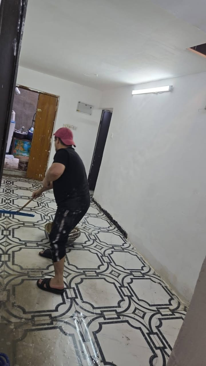 شقه للايجار المكان الدورة الميكانيك هسه طلعو عمال الغسل منها تحتوي على غرفه نوم كبيرة واستقبال وصالة وحمام ومنور المكان الميكانيك للاتصال مباشر ***********
***********
