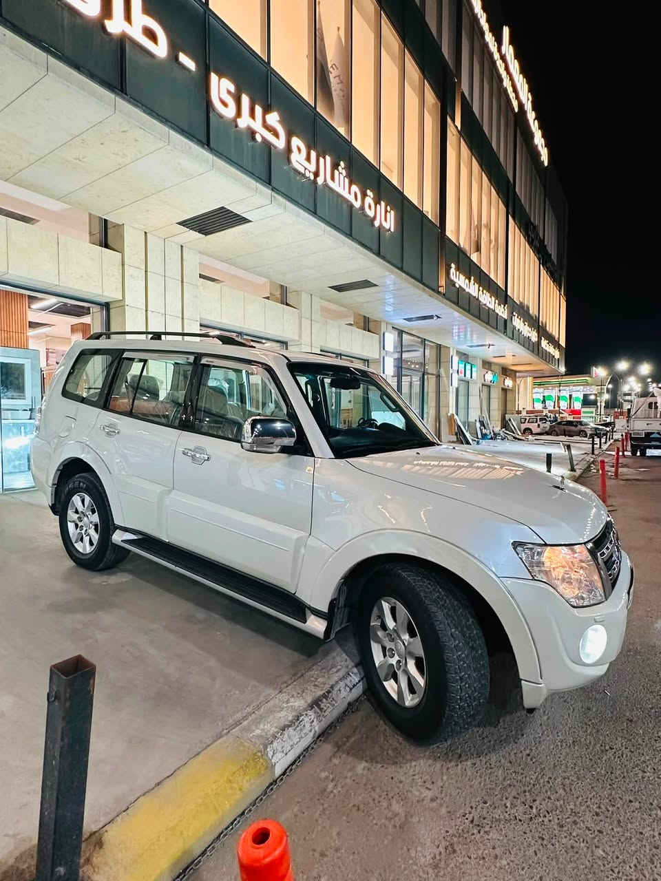 السلام عليكم 
باجيرو حبتور 2014 اتحدى اكو باجيرو ببغداد بنضافتها على ايدي من سنتها ماشيه 117 وقابل للزياده سبير منازل من سنتها السويج الثاني بعده مغلف ما مفتوح السياره جديده طك اخوان السياره اكفلها من اي شي و السونار موجود مكانها بغداد زيونه خلف العاب بغداد السعر 170 وبيها بسيط  
***********
