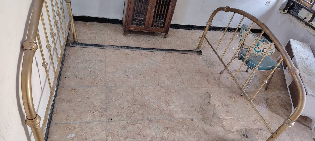 الي تفيده يتصل ع *********** واتساب بي ودوشك وياه الي يريده الري
