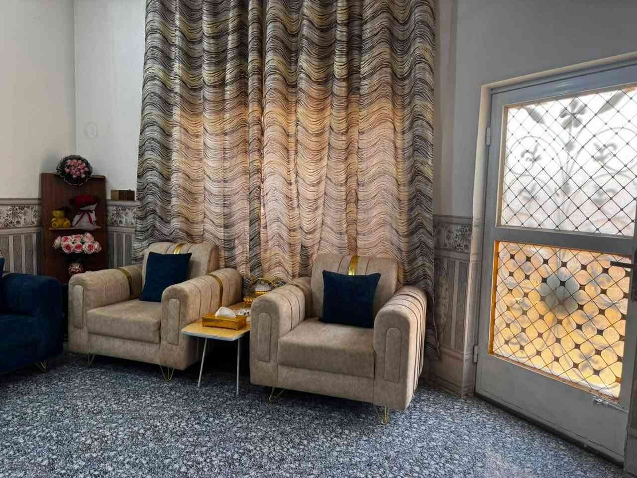 ياالله
السلام عليكم
يعلن مكتب الخبير للعقارات

وجود دار زراعي للبيع مساحه 125م طابقين
موقع الدار //حي الجامعه

مكونات الدار //استقبال ومطبخ وصاله وغرفه نوم ومجمع صحيات داخليه وخارجيه
الطابق الثاني //غرفتين نوم

السعررر//50مليون وقابل للتفاوض
للاستفسار الاتصال ***********
