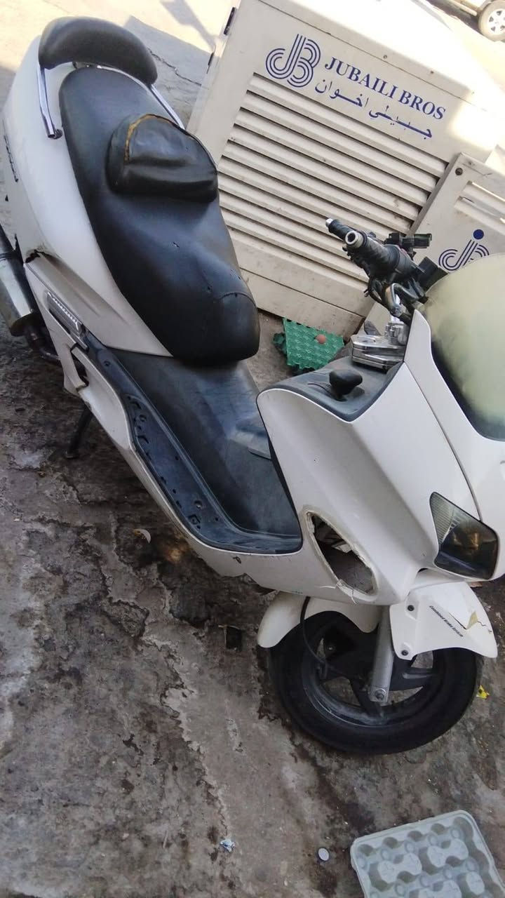 دراجه 06 للبيع طافيه خمدة وطفت ما اعرف شبيها ابيع طافيه قيم وخذ وبالعافيه مدينة الصدر حي طارق القديم 
***********
