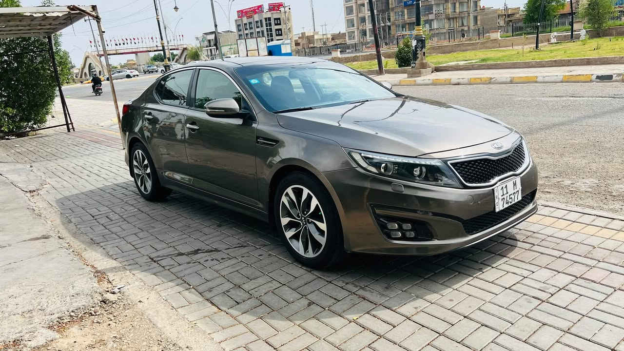 تحيه طيبه …❤️
سياره للبيع نوع كيا اوبتما 
موديل ٢٠١٥ 
وارد خليجي 
رقم بغداد باسمي شخصيا سنويه وهزه جديده ولوحات دولي 
تتحول بكل مكان بالعراق 
لون جوزي قريب الرصاصي
.
قبل ما اسولف عن تفاصيلها السياره شرط تراي زيرو 
.

السياره وارد خليجي جان بيها شخوط وطخطخات بسيطه ونسبه من الجراد ف صبغته حزام للجماليه يعني تجي ادخلها للسونار اذا يطلع بيها ضربه او تبديل او ضرر باللغود او التكم الشواصي سونارك عليه واني بيدي صبغته فرن درجه اولى بيها ضمان ٣ سنوات الصبغ 
والسياره شرط تراي مال زيرو واذا بيها نقص اي شي اني اتحمل تكاليفه
.
مواصفات فول للاخير 1/1 للاخير 
مكينه ٢٤٠٠ دوش
فتحه بانوراما طكتين 
بصمه تشغيل + ابواب 
كشنات جلد 
تبريد قطعتين 
تبريد منفصل وتبريد وتدفئه بالكشنات 
بك لايت لد 
لد نهاري 
كشنات الاماميه ثنينهن كهرباء
شايد بريك بصمه 
اوتو هولد عند التوقف 
كشنات خزن ميموري
زراك لايت 
بلاجكتورات بقلاوه 
دشبول كادنزه (يجي بالفول فقط)
مري شفط 
شاشه تاب +كامره دواره 
المرايه الوسطيه كهربائيه 
وتخم تاير جديد 
صدرها كله جديد 
ماشيه ١٤٠ الف فقط حقيقي ووين ميعجبك افحص 
وسعرها ١١٧ وبيها مجال بسيط 
ومكانه بالكوت مركز المدينه 
وهذا رقمي ***********
