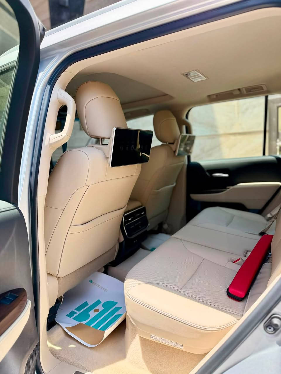 السلام علكيم للبيع
Toyota Land Cruiser 2022

  تويوتا لاند كروزر 2022. 

ملاحضة / رقم السيارة اربيل تحويل مباشر 

لون السيارة سلفر مميز 

  🛣️  المسافة المقطوعة فقط 8000   الف كلم فقط بحالة الزيرو وشرط مشي حقيقي وضمان شركة ساس داخل الشركة 

------------------------------------------------------------ 

✅ المواصفات: فئة GXR ساس معروفة مواصفاتها 3 شاشات تطبيق السيارة سبعينية 

✅ الحالة: كفالة عامة من كلشي بحالة الزيرو 

📞 للأستفسار الاتصال على الرقم

***********
