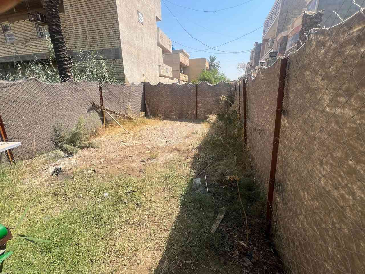 السلام عليكم عدمه ارض للبيع ٤٠ متر عنوان كميره ابو كفه تواصل عله رقم    ***********
